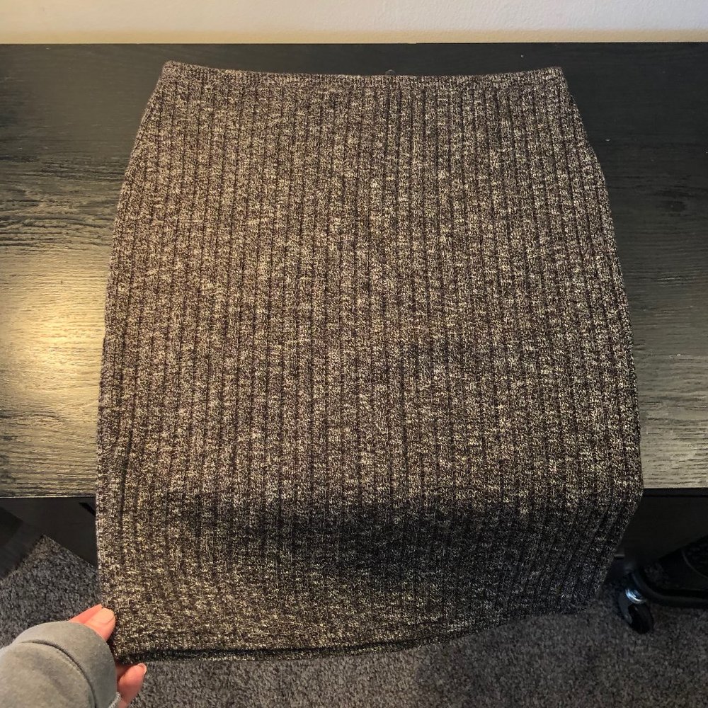 Ribbed Knit Pencil Skirt
